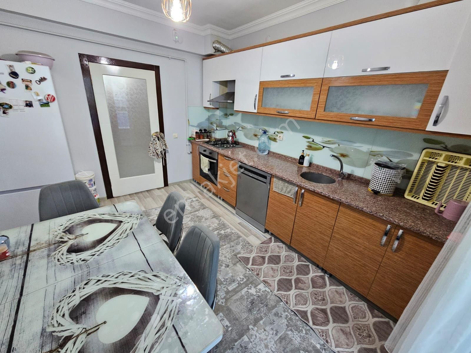 Başak Mah Yonca Market Yakını 4+1 Çift Banyo Asansörlü - Görsel 3