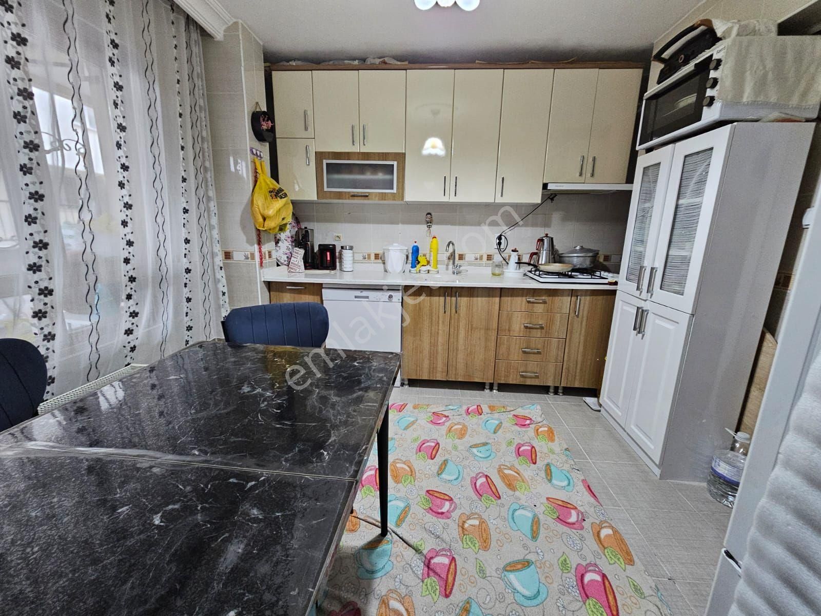 Karapürçekte 2+1 Yandan Giriş Kat Konumlu Eyüp Cami Yakını Satılık Daire - Görsel 5