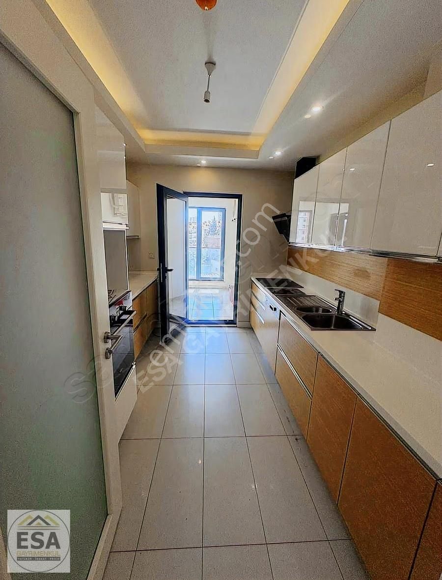 Merkezi Lokasyon Metro Yanı Lüxera Rezidans Satılık 4+1 - Görsel 9