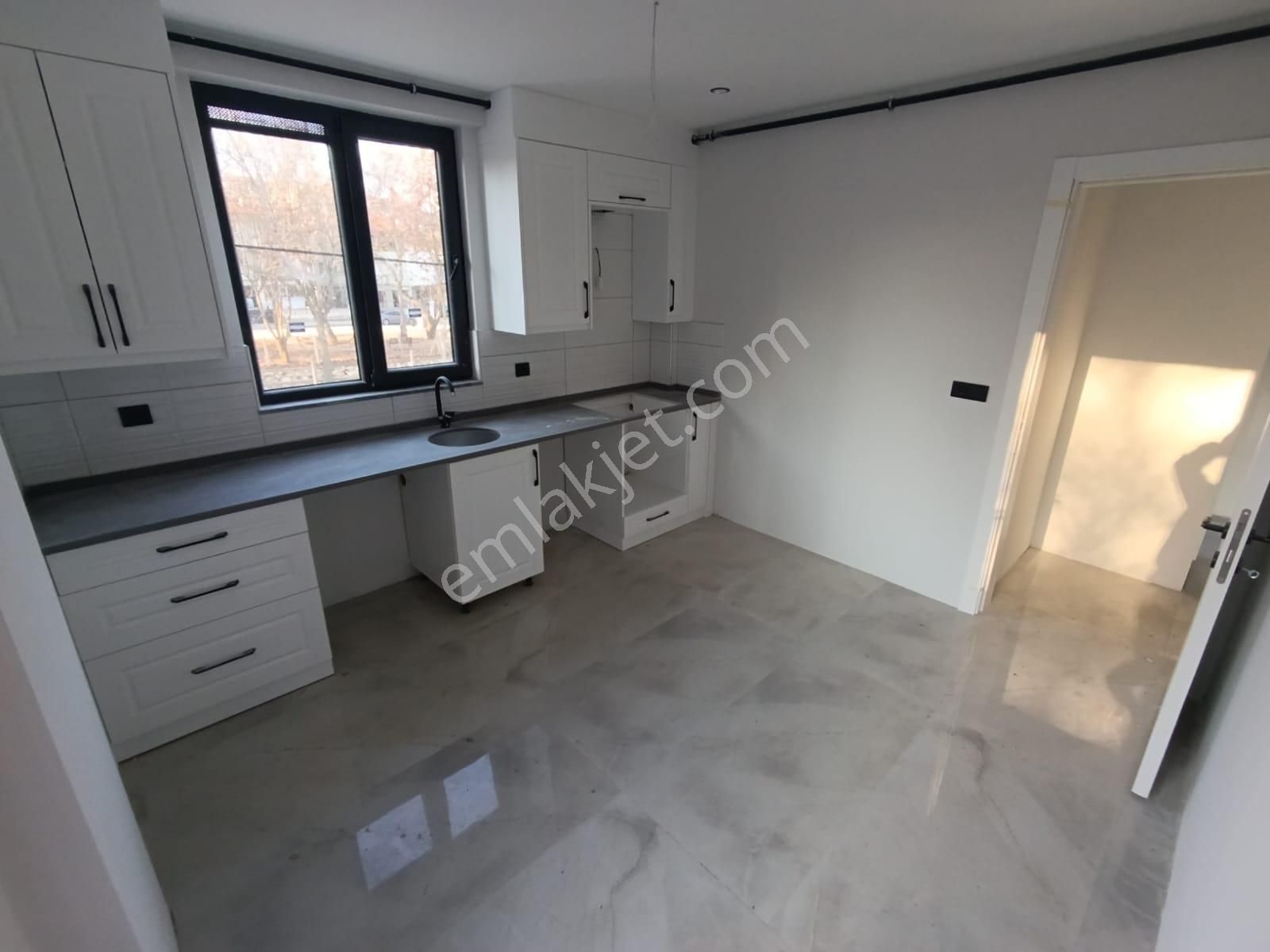 Blokyapı'dan Gültepe Karnarca Cd. Yakını 100 M2 Sıfır 2+1 Daire