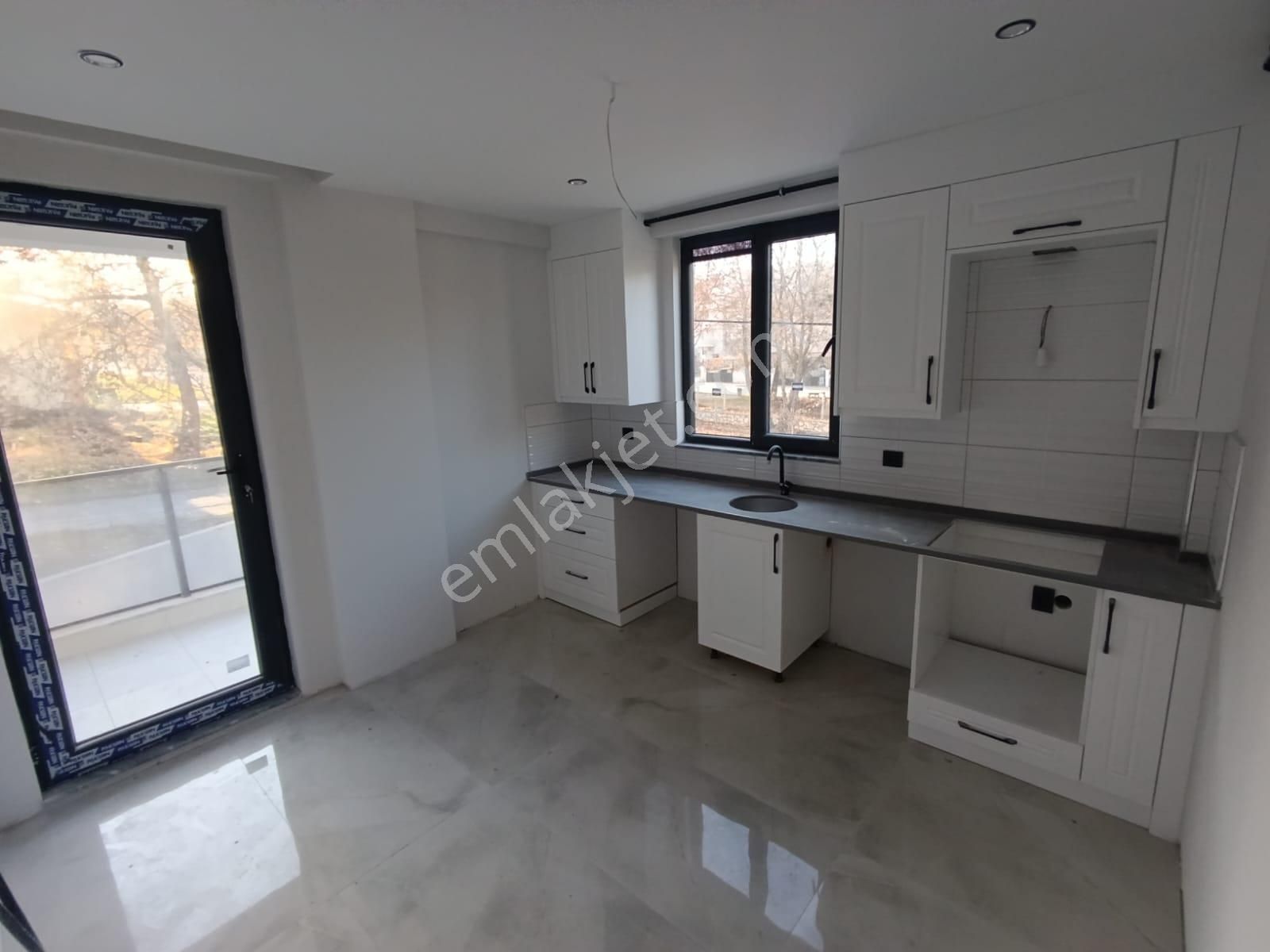 Blokyapı'dan Gültepe Karnarca Cd. Yakını 100 M2 Sıfır 2+1 Daire - Görsel 2