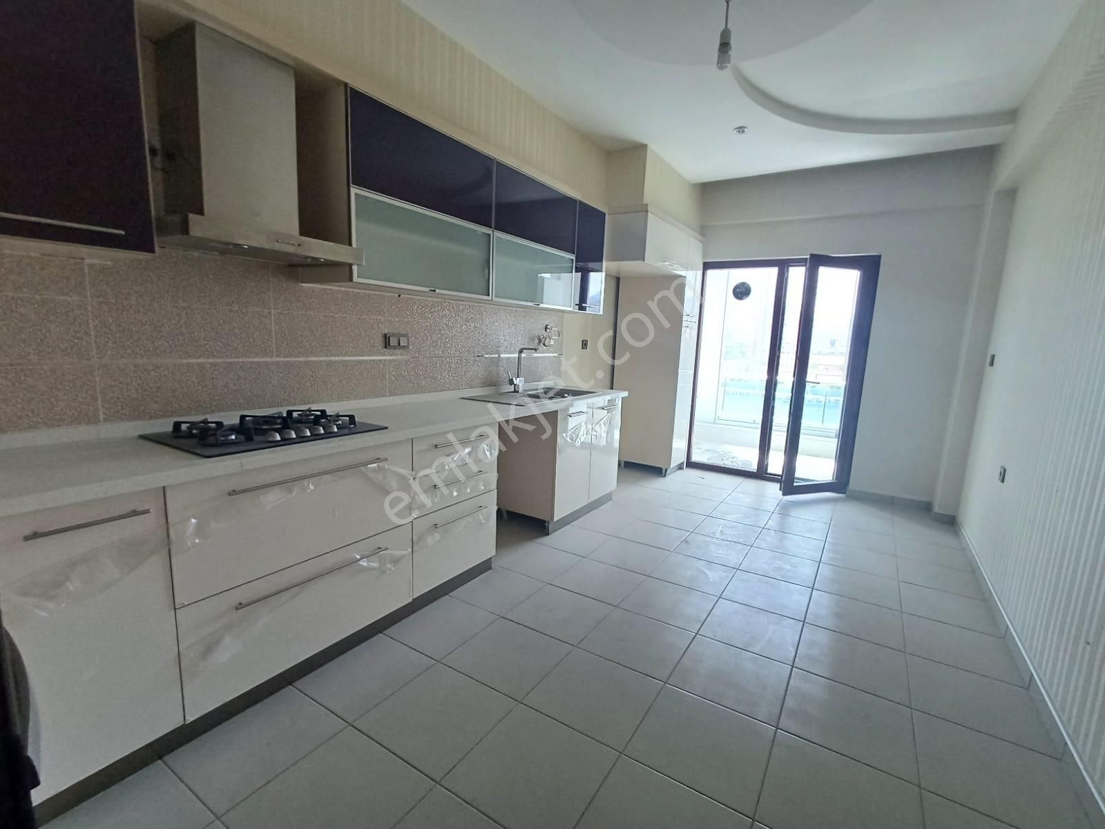 Emrah Çiftci'den Selçuklu Yazır Mah.ecdat Parkı Karşısı Satılık 3+1 Arakat Lüks Daire - Görsel 2