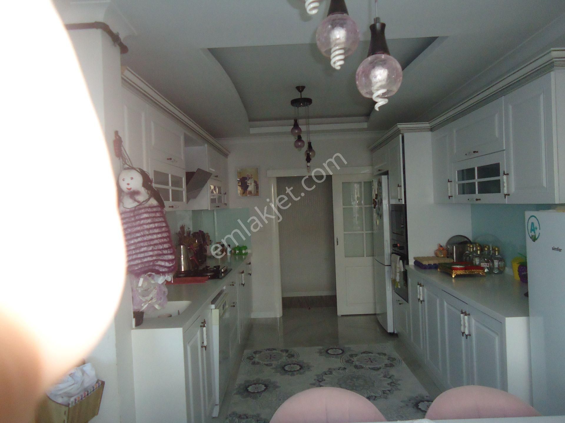 Krc'den Sitede 140m2 Net Full Yapılı Manzaralı 3+1 Daire - Görsel 16