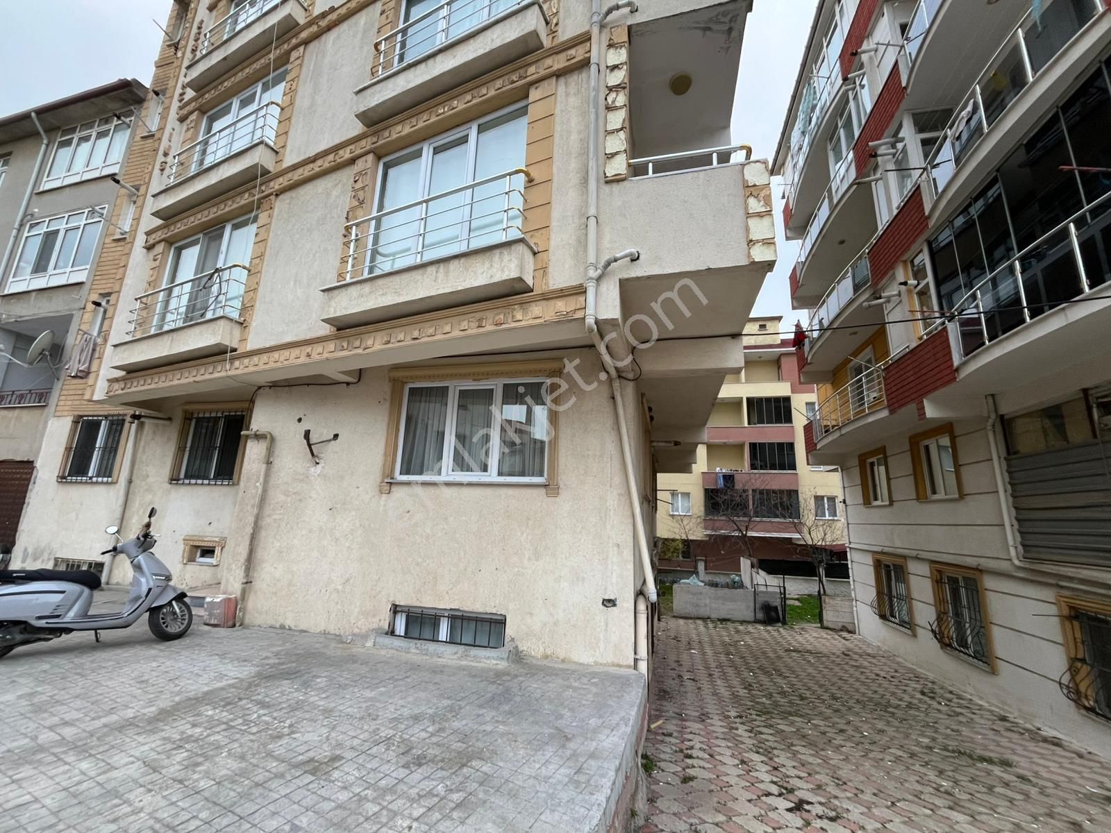 Nusratıye Mahallesı 1+1 Kıralık Bodrum Daire - Görsel 2
