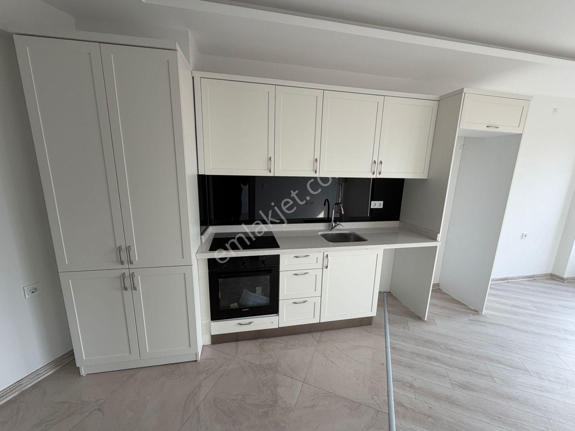 Batıkent Turgut Özal Mah. Bulvar Cephe 1+1 Satılık Konut