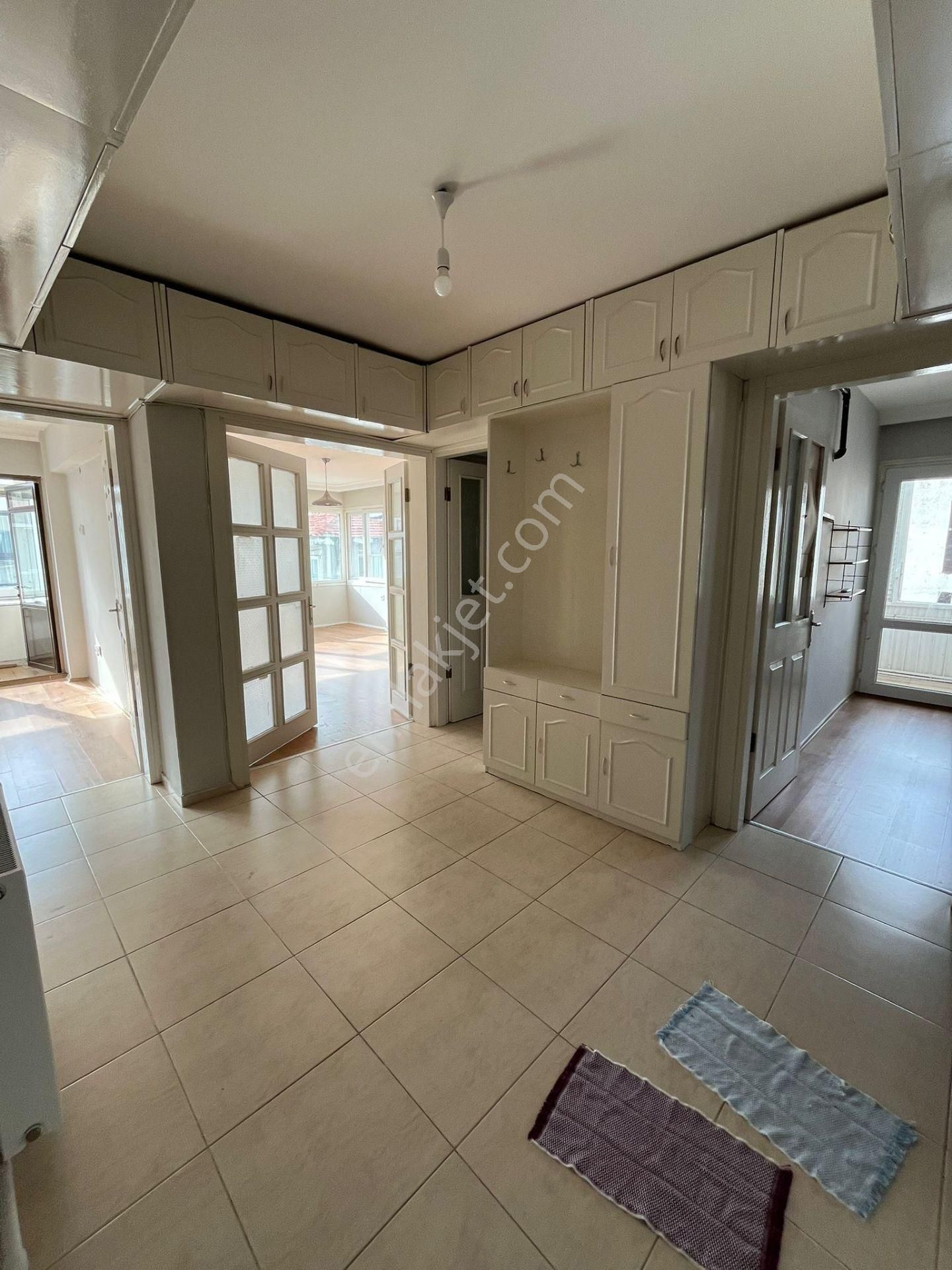 Asil'den Poligonda Cadde Yakını Bakımlı 3+1 Köşe Daire - Görsel 15