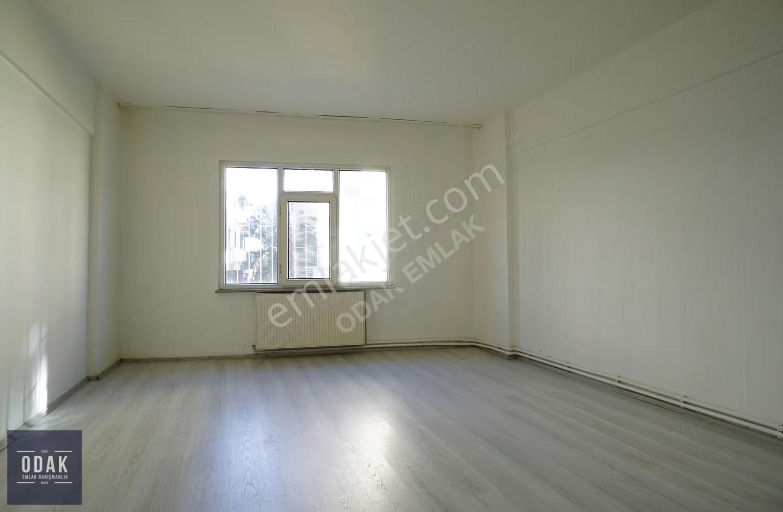 Odak Emlak'tan Hasırcıbaşı'nda Balkonlu 1.kat 1+1