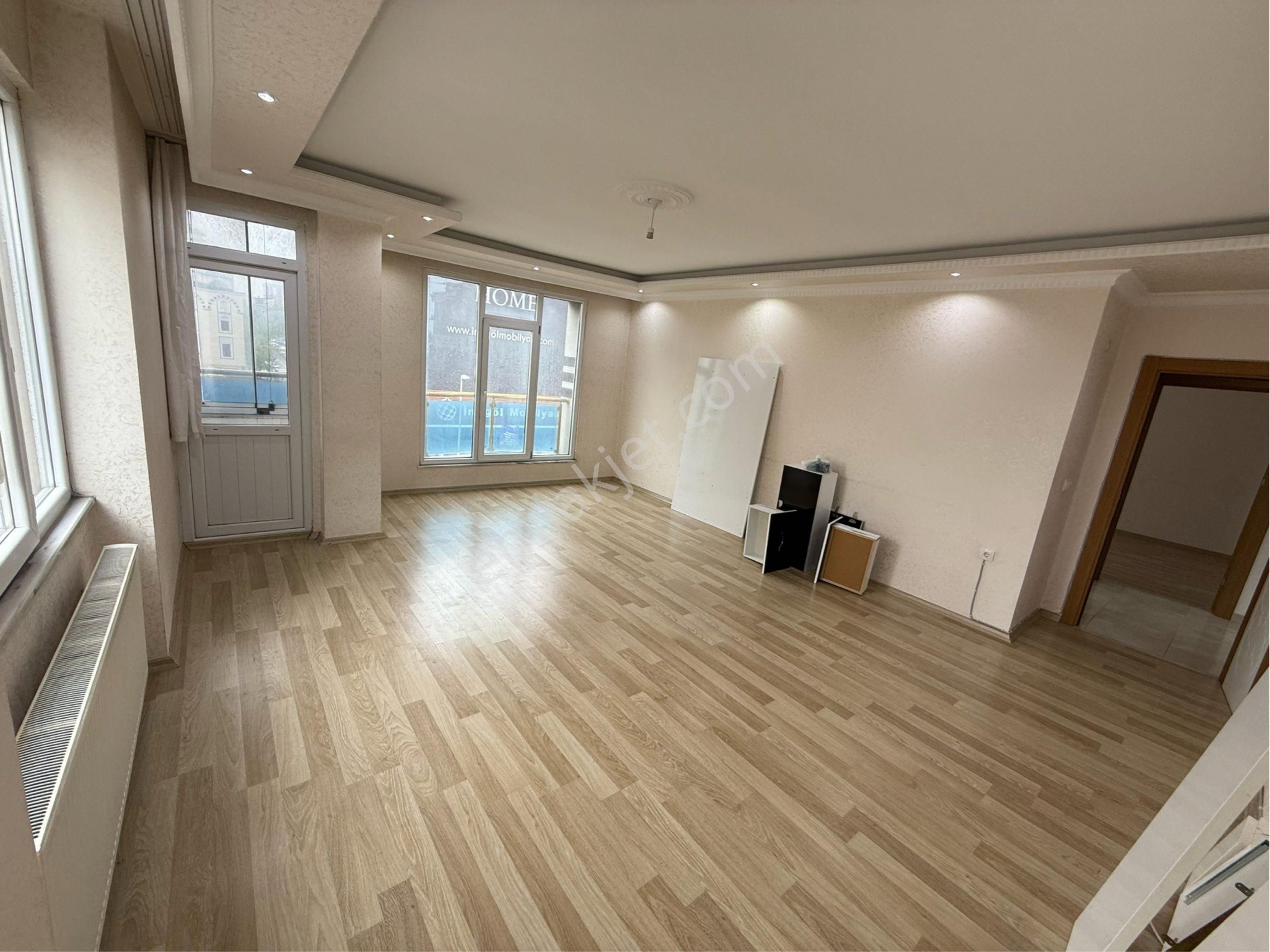 İsmetpaşa Mahallesi 3+1 135 M2 Ebeveyn Banyolu Asansörlü Kiralık Temiz Daire - Görsel 2