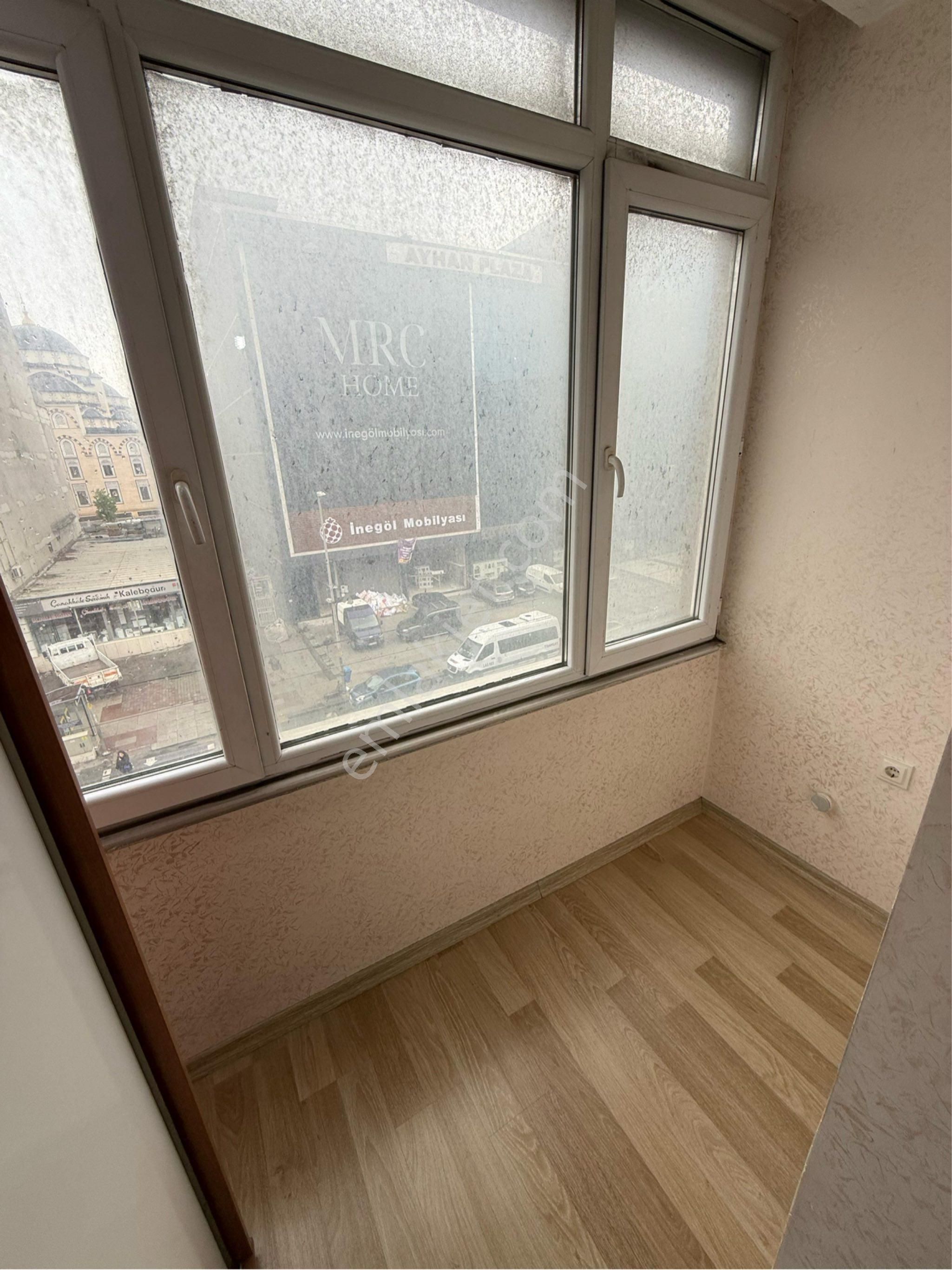 İsmetpaşa Mahallesi 3+1 135 M2 Ebeveyn Banyolu Asansörlü Kiralık Temiz Daire - Görsel 16