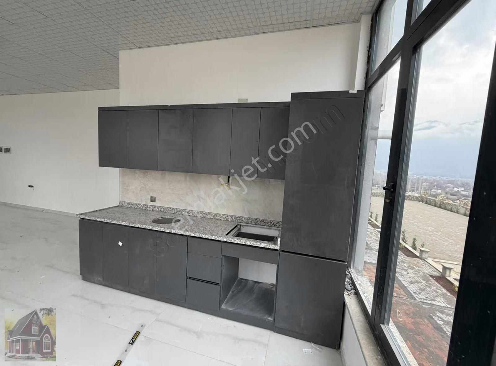 Hastane Üniversite Okullar Bölgesinde Satılık Köşe Dükkan - Görsel 21