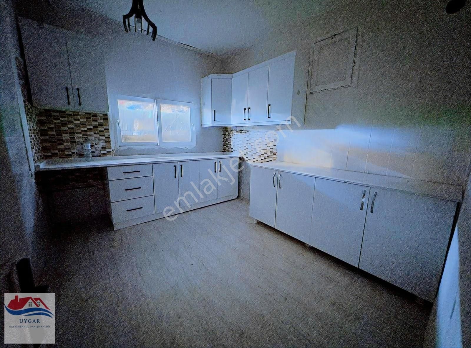 Bayraklı Alpaslan Mahallesinde 2+1 Kiralık Daire - Görsel 12