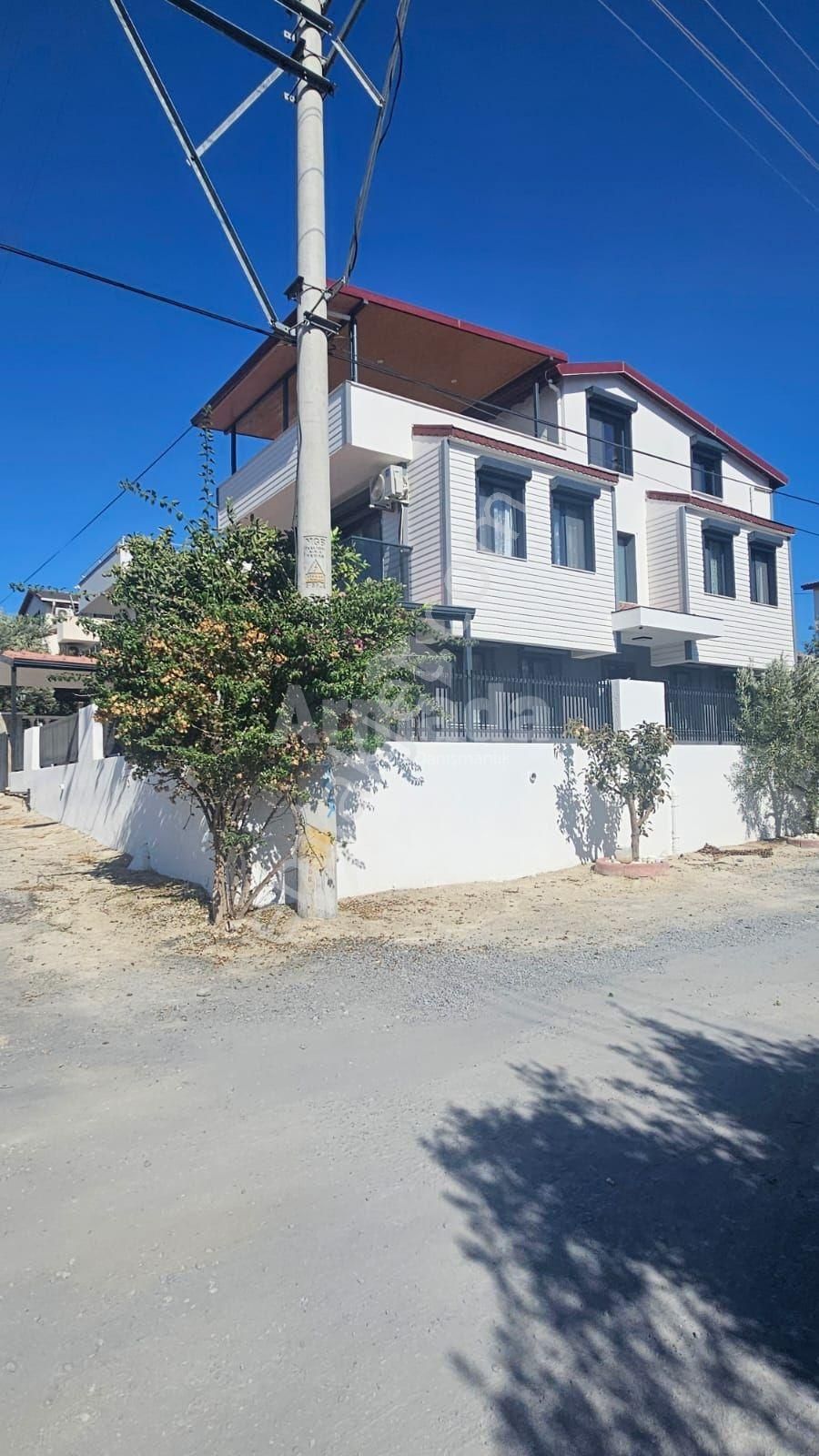 Kuşadası Soğucak'ta Özel Havuzlu Tek Müstakil Satılık Villa - Görsel 13
