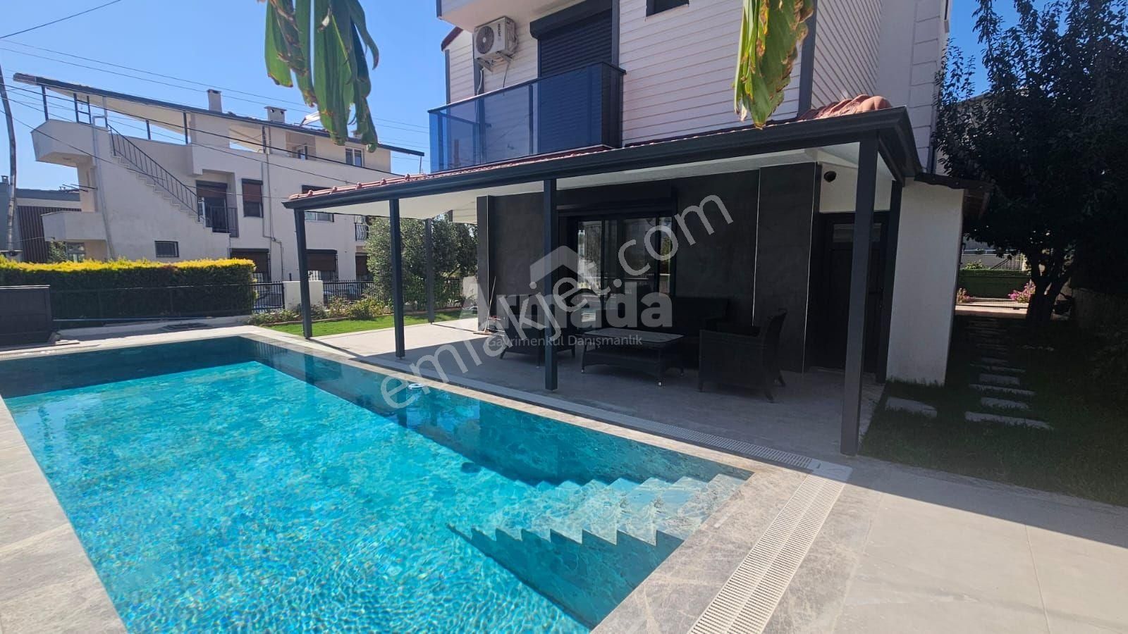 Kuşadası Soğucak'ta Özel Havuzlu Tek Müstakil Satılık Villa - Görsel 29