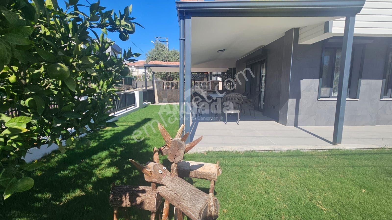 Kuşadası Soğucak'ta Özel Havuzlu Tek Müstakil Satılık Villa - Görsel 25