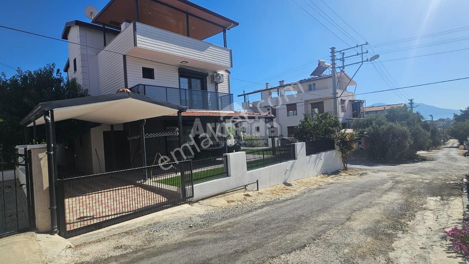 Kuşadası Soğucak'ta Özel Havuzlu Tek Müstakil Satılık Villa - Görsel 12