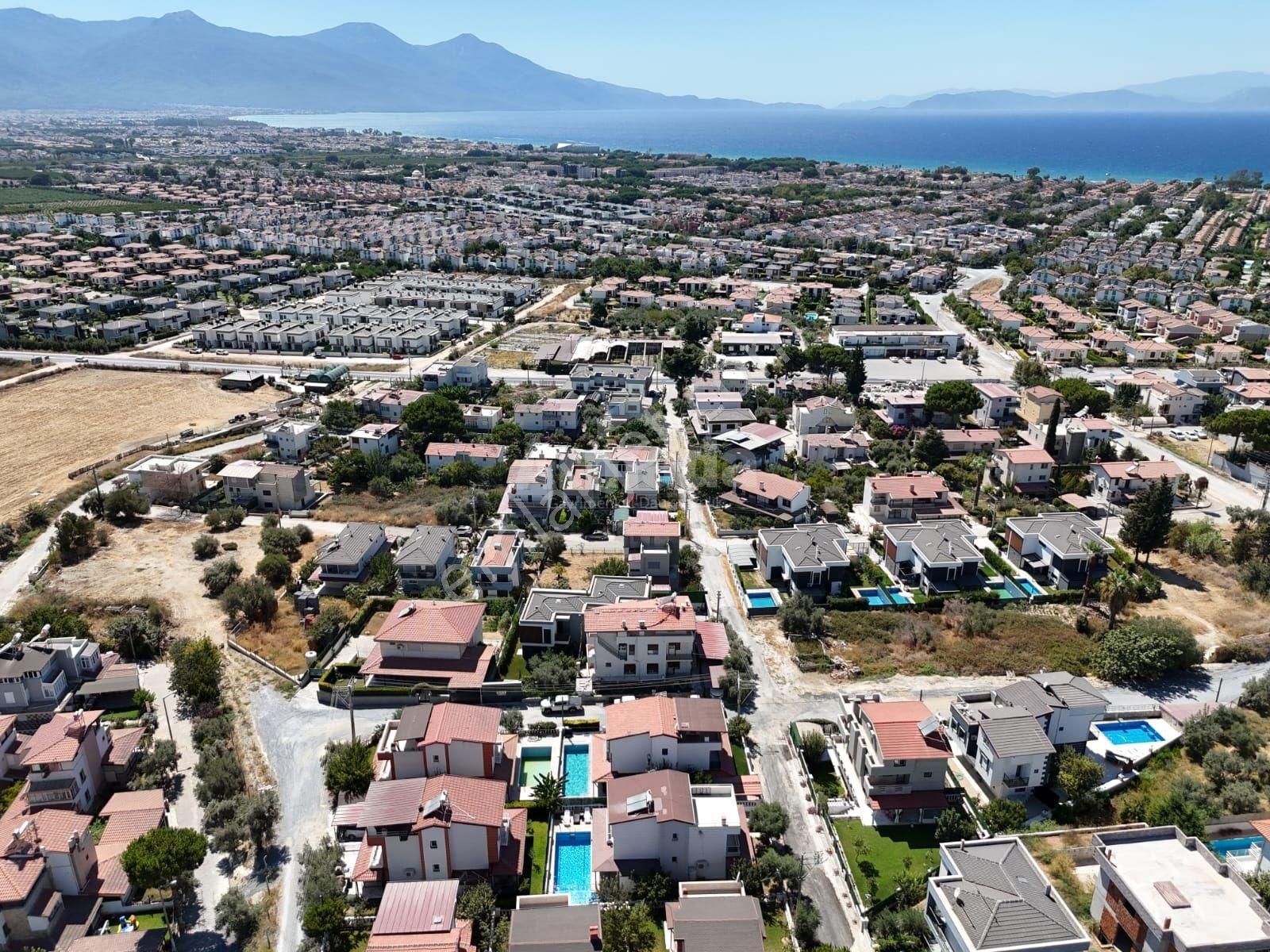 Kuşadası Soğucak'ta Özel Havuzlu Tek Müstakil Satılık Villa