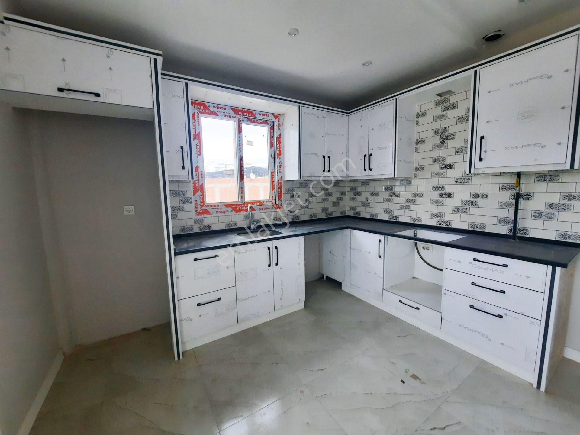 Şehir Merkezinde, Köşebaşı, Yerden Isıtmalı, Doğalgaz Kombili, Asansörlü 4.kat.. - Görsel 11