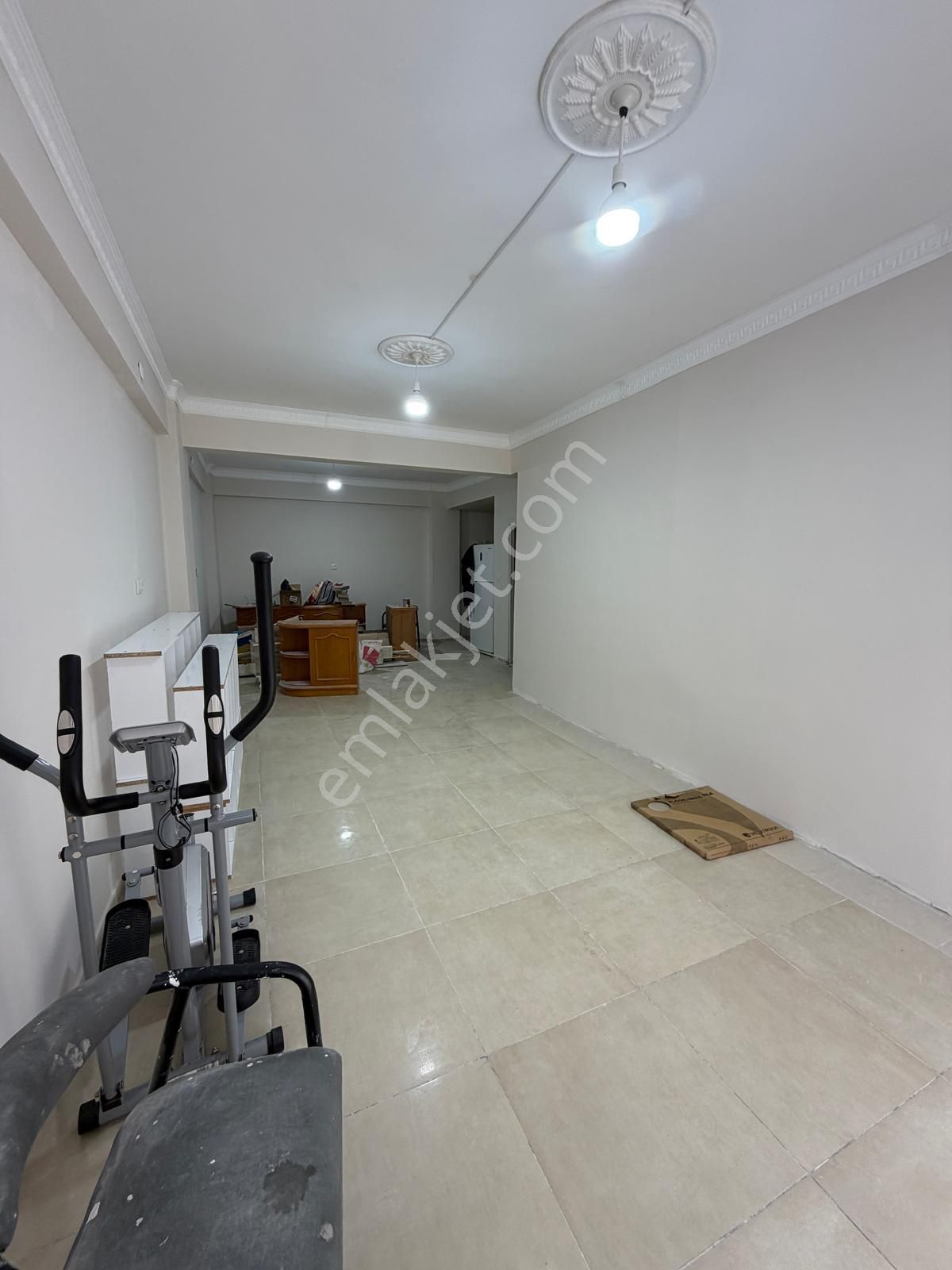 Turpa Otuzbeş'ten Geniş Kullanımlı Dükkan - Yeni Tadilatlı - Görsel 2