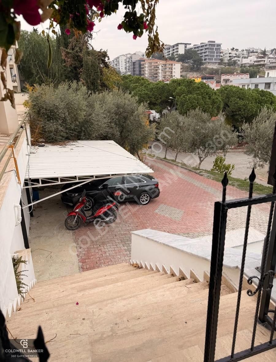 Kuşadası Kadınlar Denizinde Satılık Havuzlu Tripleks 4+1 Villa - Görsel 3