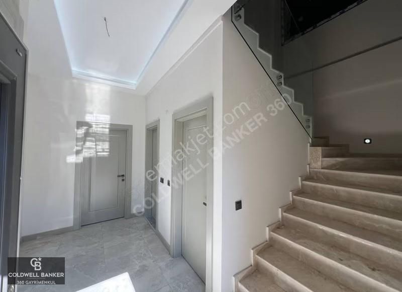 Kemalpaşa Da Lüx Sıfır 4+1 Havuzlu Garajlı Oturuma Hazır Villa - Görsel 5