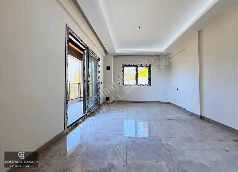 Kemalpaşa Da Lüx Sıfır 4+1 Havuzlu Garajlı Oturuma Hazır Villa - Görsel 8