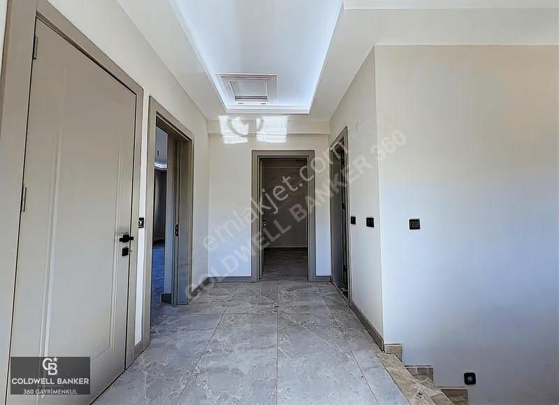 Kemalpaşa Da Lüx Sıfır 4+1 Havuzlu Garajlı Oturuma Hazır Villa - Görsel 11