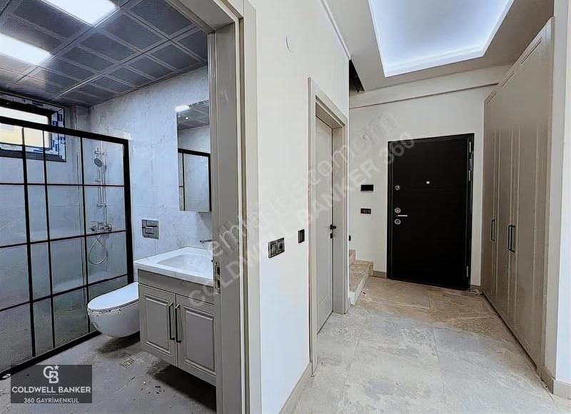 Kemalpaşa Da Lüx Sıfır 4+1 Havuzlu Garajlı Oturuma Hazır Villa - Görsel 9