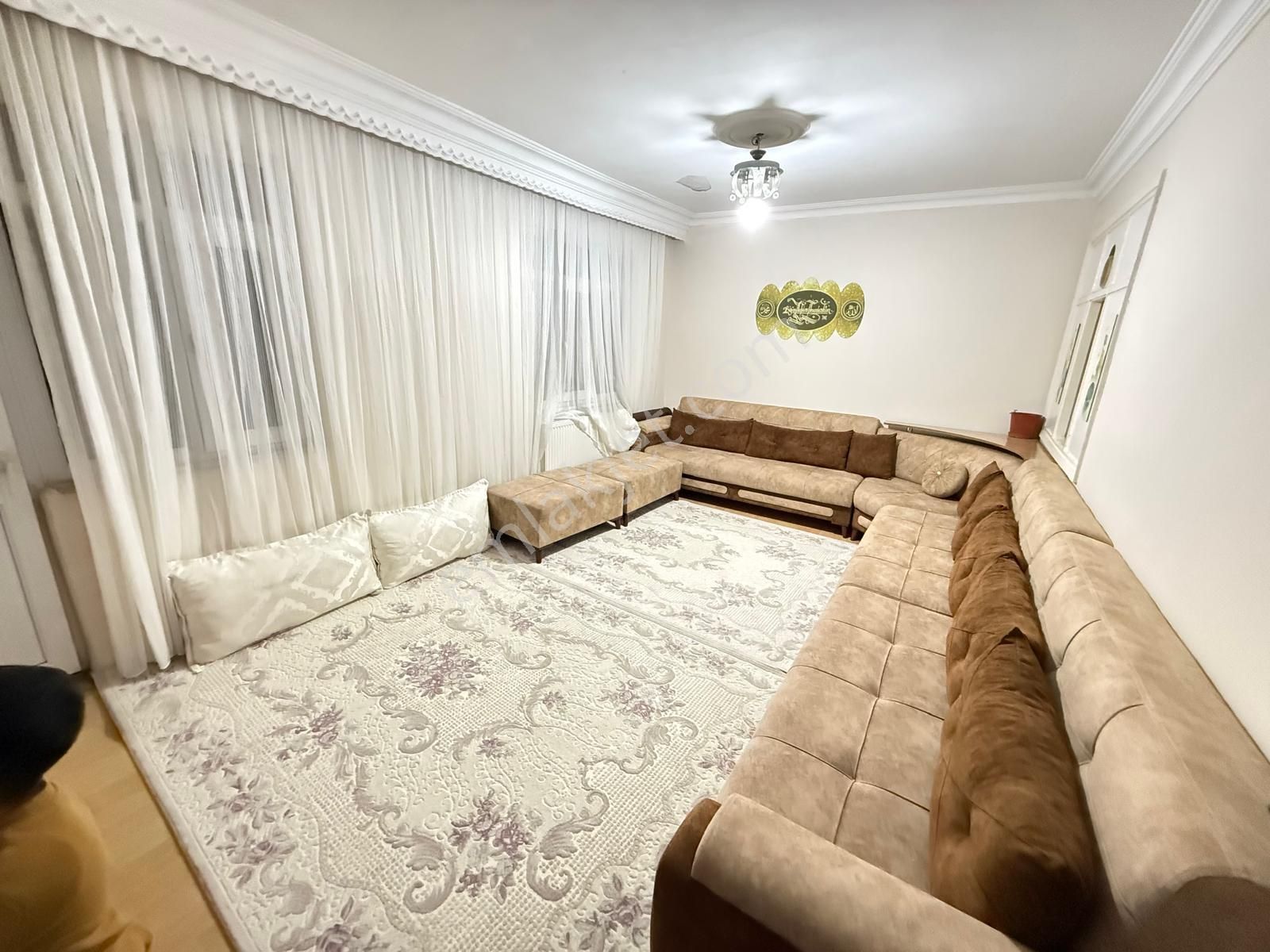 Tek Doğan' Dan Veliefendide 4+1 Satılık Daire