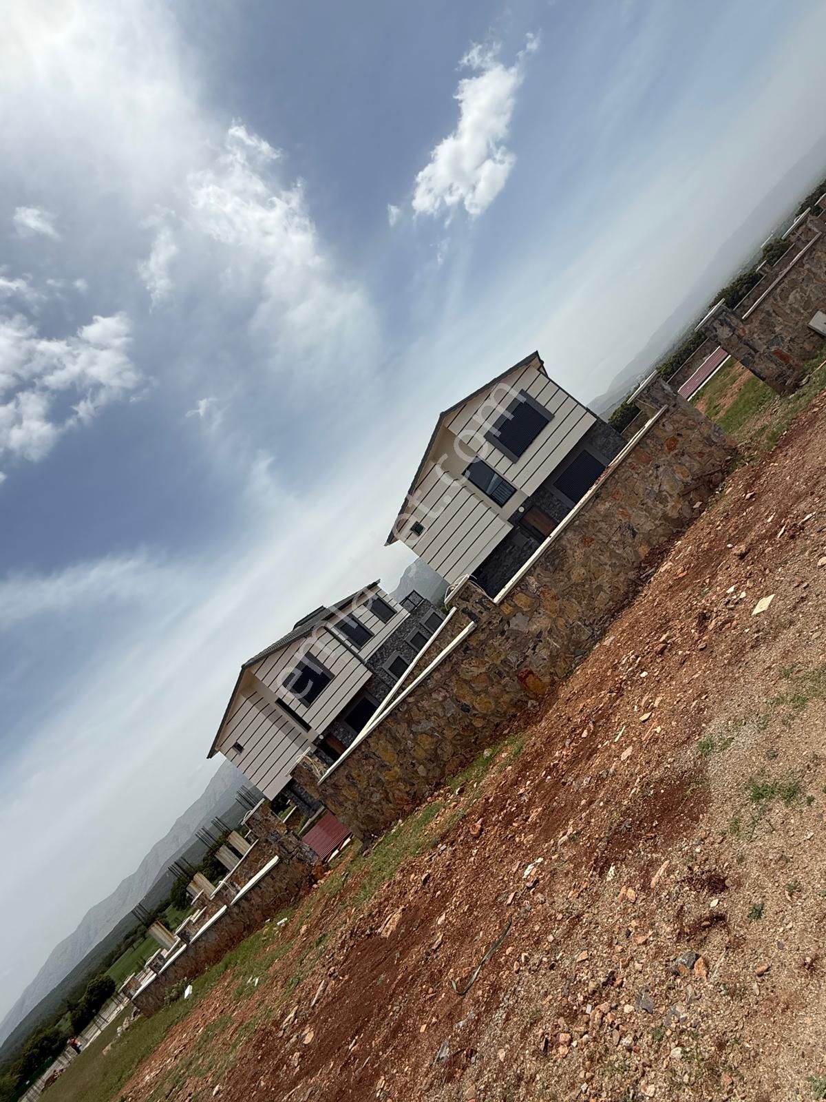 Ender Uysal Gayrimenkulden Tavas Yaka Da Satılık Villa Arsası..... - Görsel 3