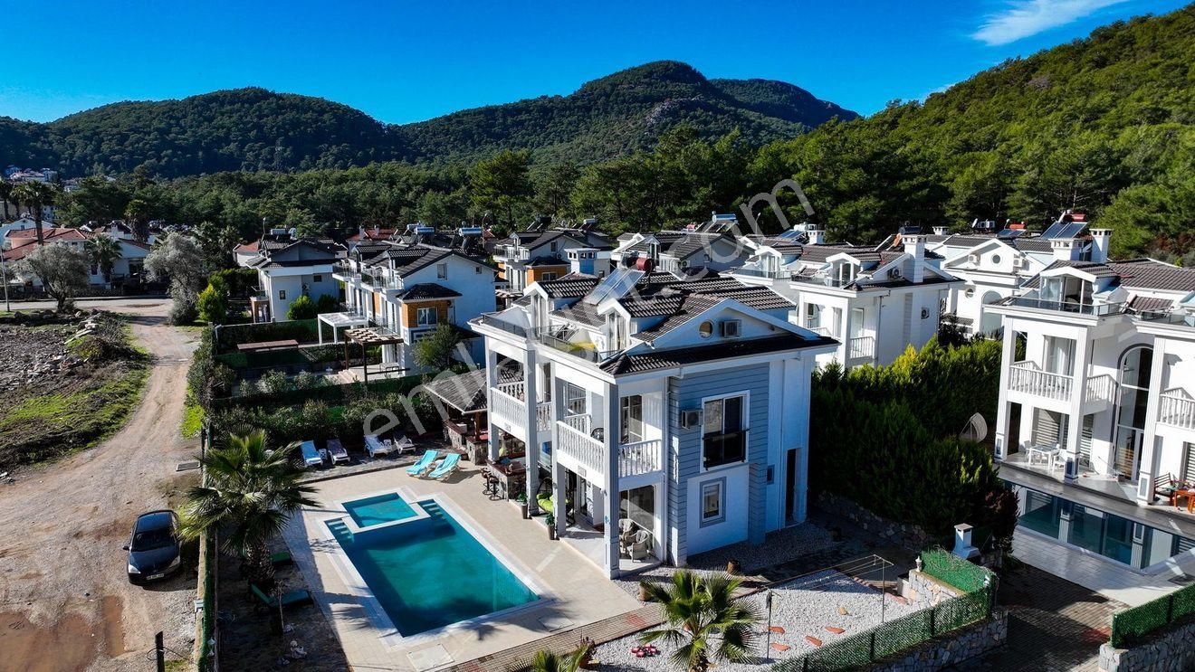 Hisarönü'nde Satılık 4+1 Dubleks Villa - Görsel 14