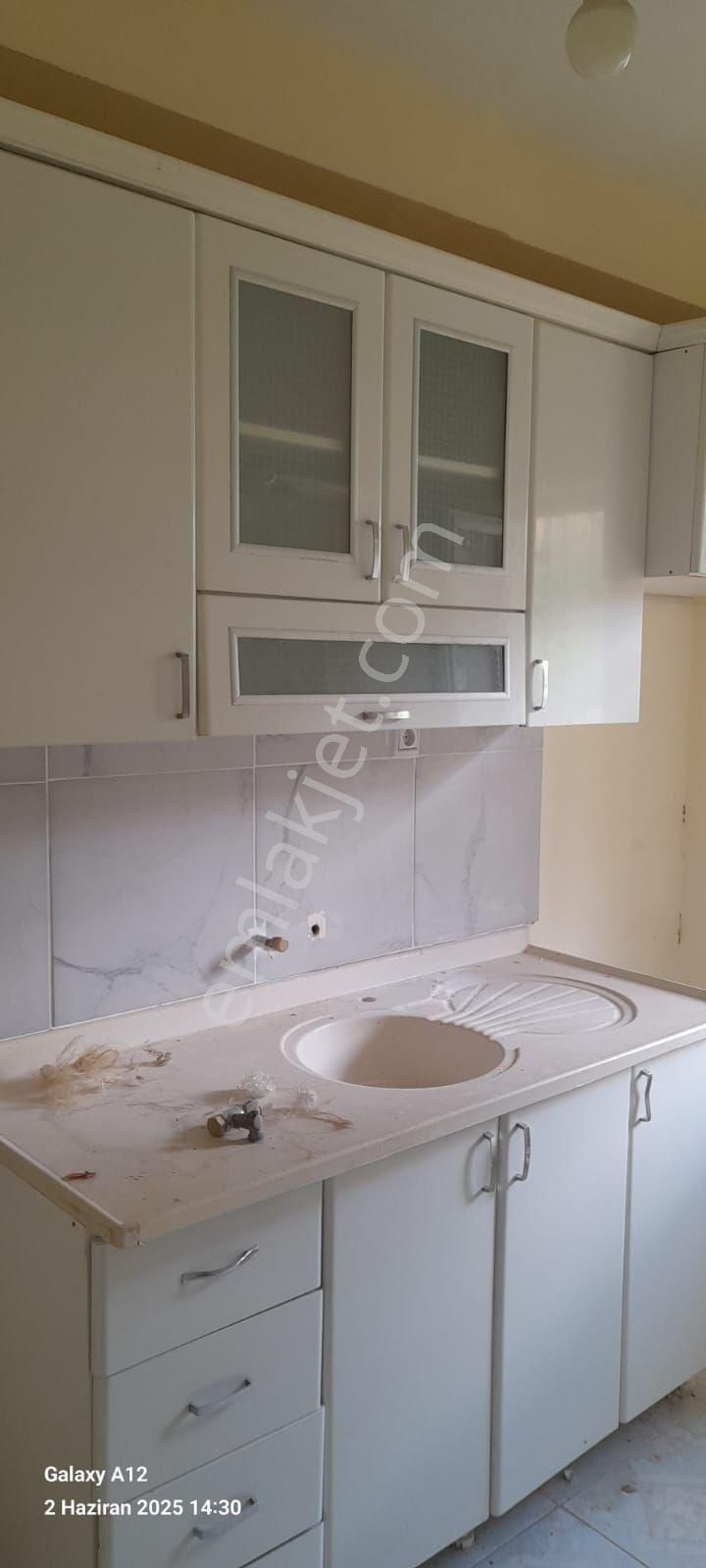 Satilik İskanli 3/1 Daire - Görsel 3