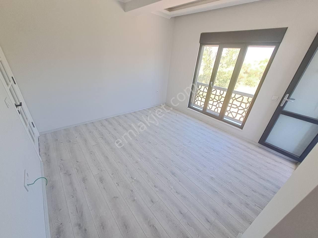 Akçay'da Lüks Yapılı Ayrı Mutfaklı 2+1 Satılık Daire - Görsel 23