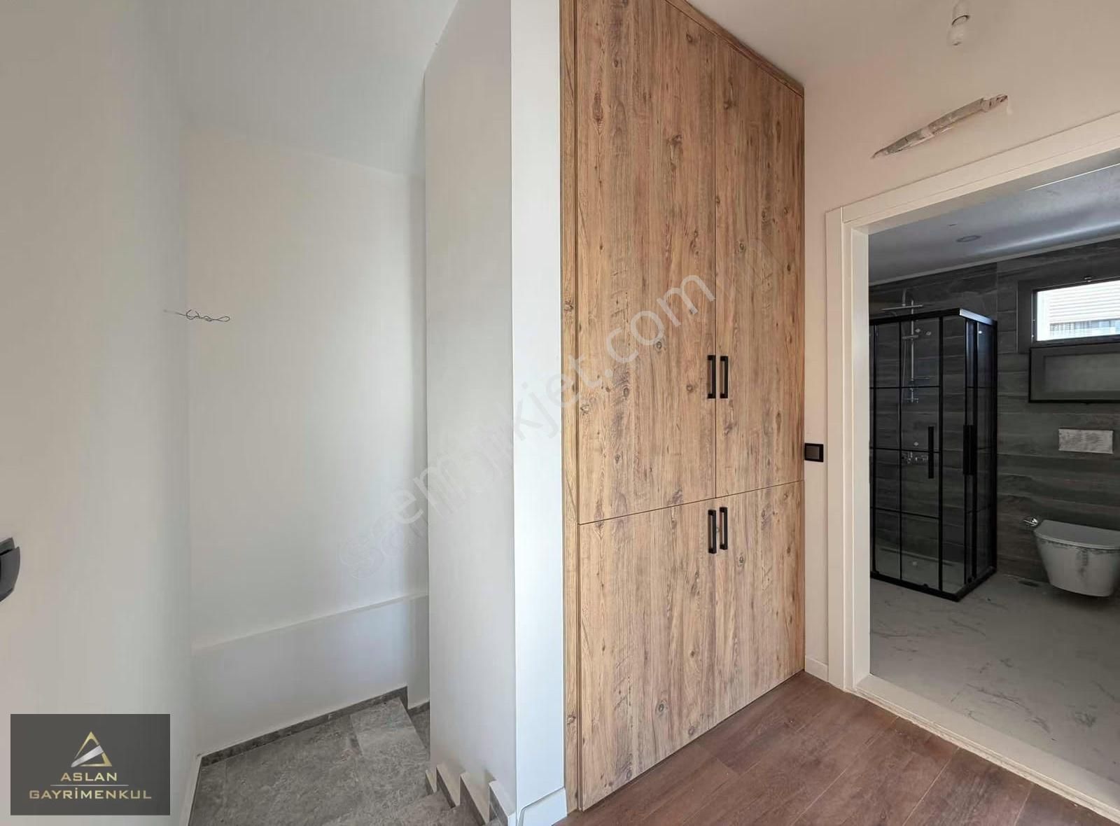 Aslan'dan Soğucak'da Havuzlu Sitede Satılık 4+1 Müstakil Villa - Görsel 22