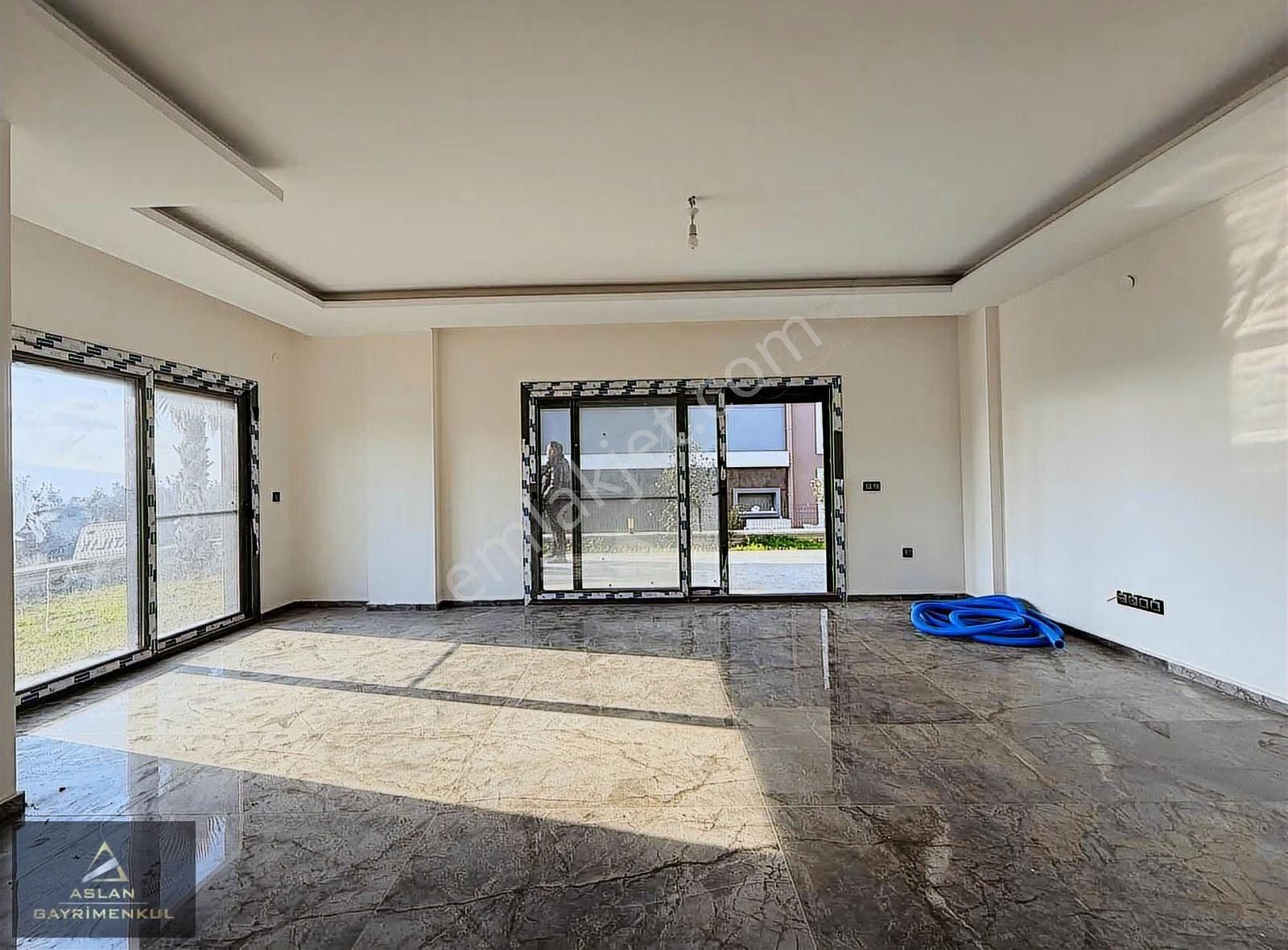 Aslan'dan Soğucak'da Havuzlu Sitede Satılık 4+1 Müstakil Villa - Görsel 28