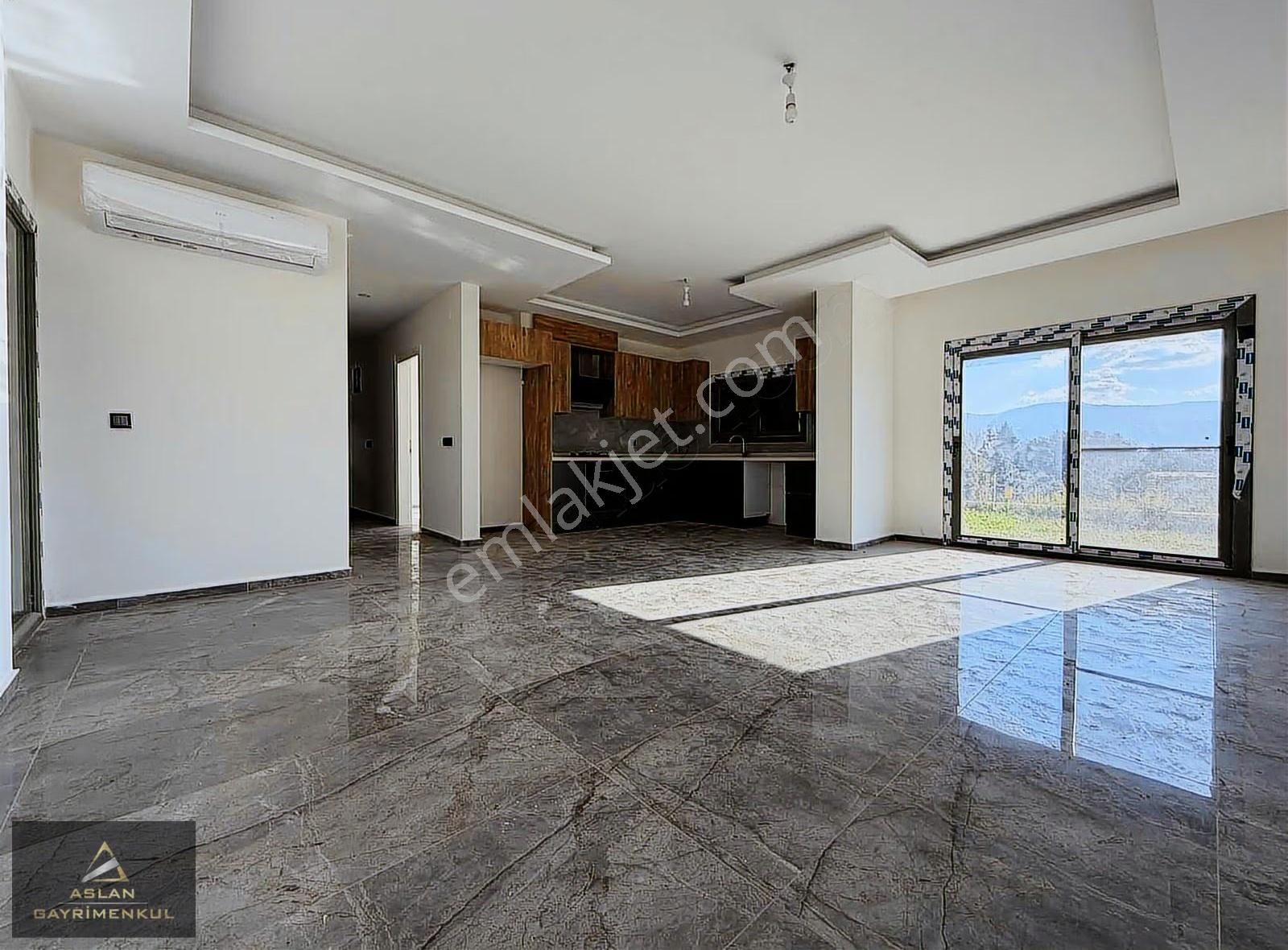 Aslan'dan Soğucak'da Havuzlu Sitede Satılık 4+1 Müstakil Villa - Görsel 8