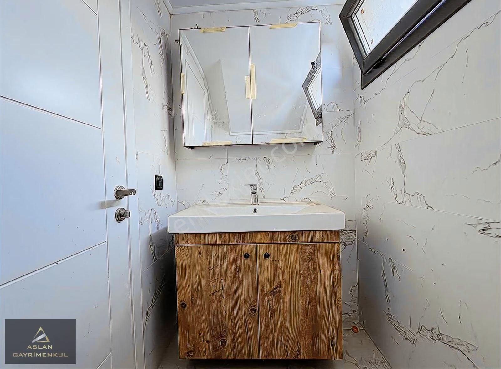 Aslan'dan Soğucak'da Havuzlu Sitede Satılık 4+1 Müstakil Villa - Görsel 18