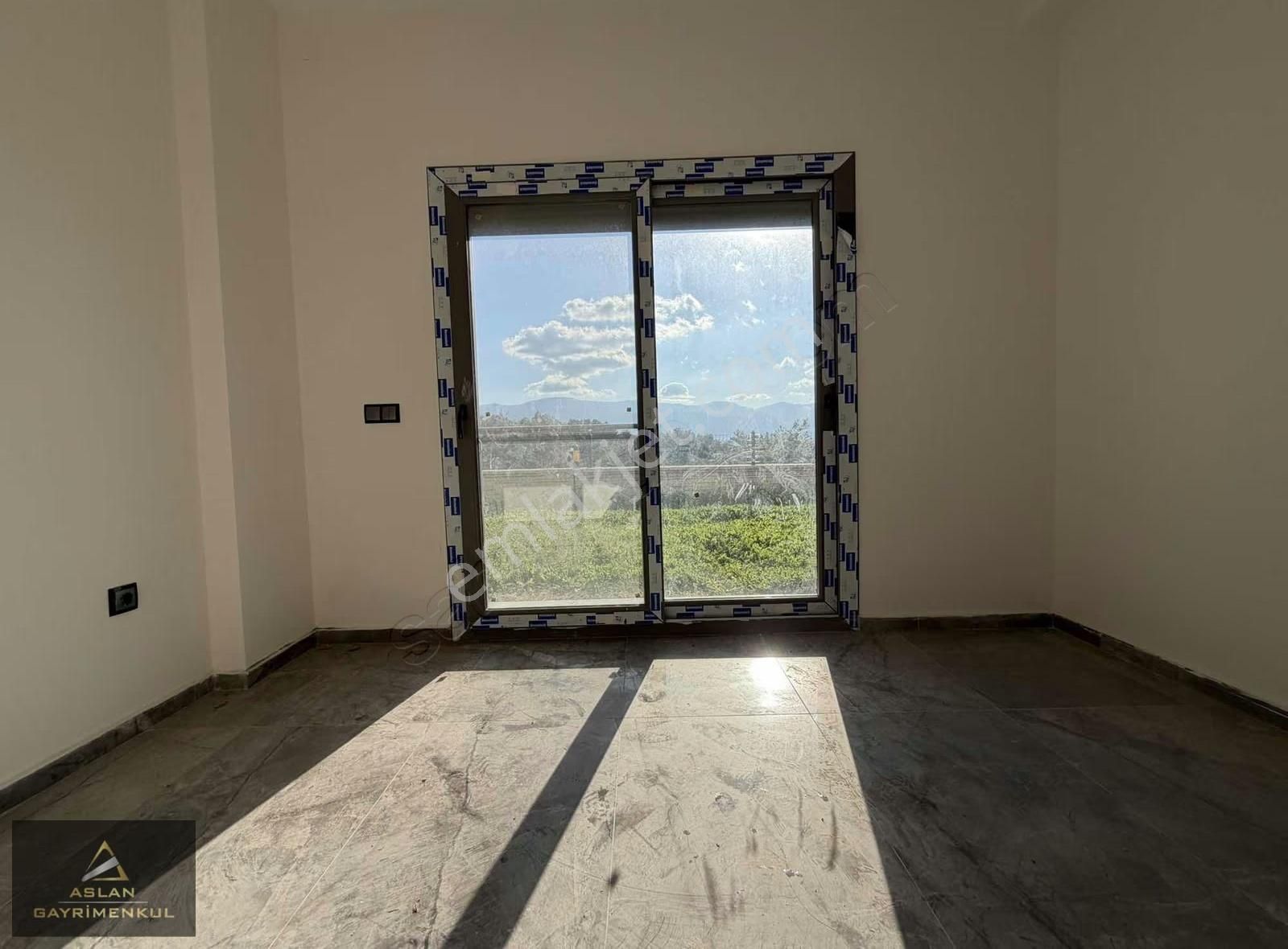 Aslan'dan Soğucak'da Havuzlu Sitede Satılık 4+1 Müstakil Villa - Görsel 27