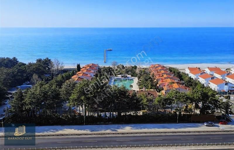 Karagöz Yapıdan - Denize Sıfır Havuzlu Site İçerisinde Bahçeli