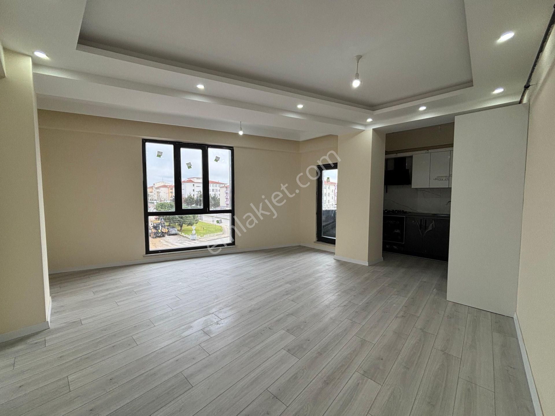 Tokay'dan Cumhuriyet Mh1+1 Ankanstre Mevcuttur Okulların Karşısı