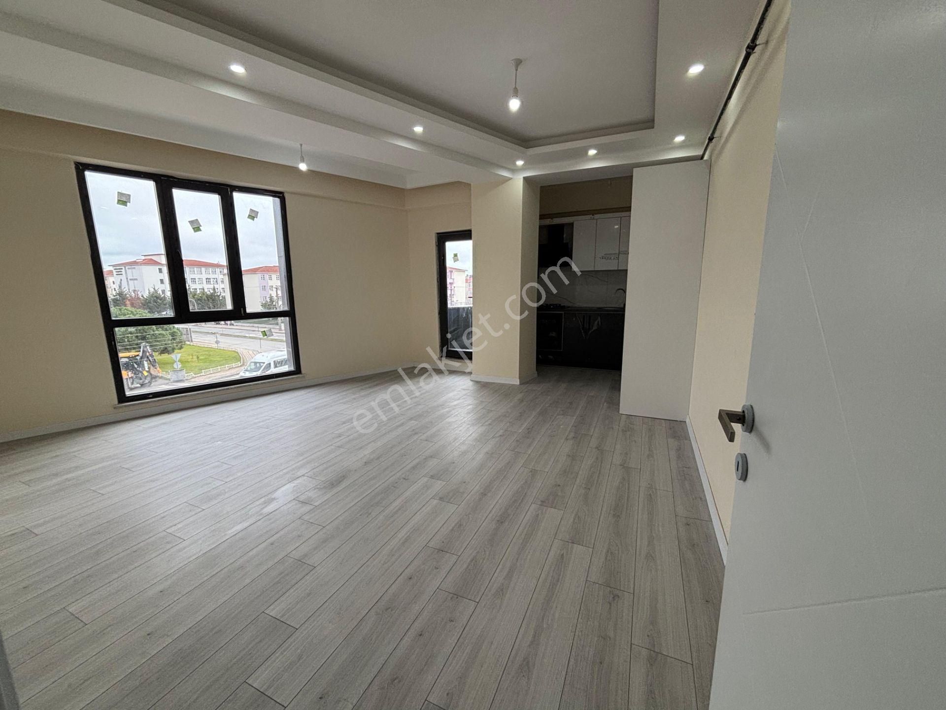 Tokay'dan Cumhuriyet Mh1+1 Ankanstre Mevcuttur Okulların Karşısı - Görsel 2