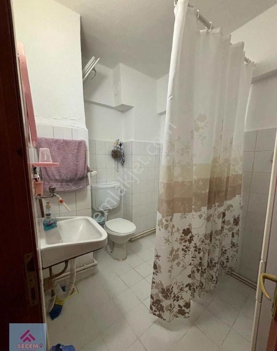 Çınarlı Mahallesi Adalet Caddesi Yakını 2+1 Satılık Daire - Görsel 5