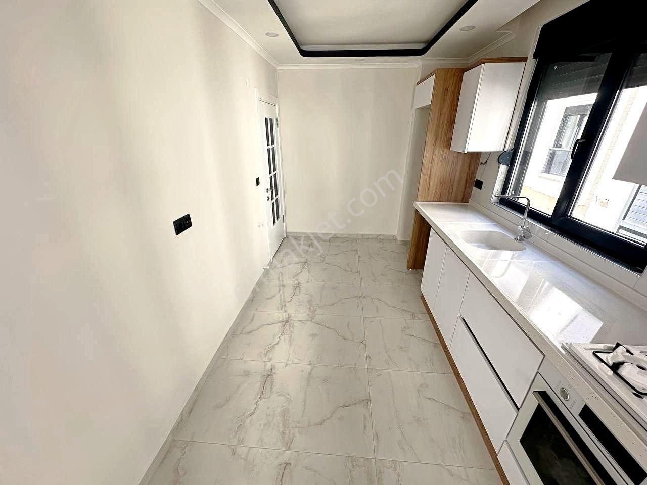 Altınkum'da Ayrı Mutfak Ara Kat Ebeveyn Banyolu 2+1 Satılık Daire - Görsel 5