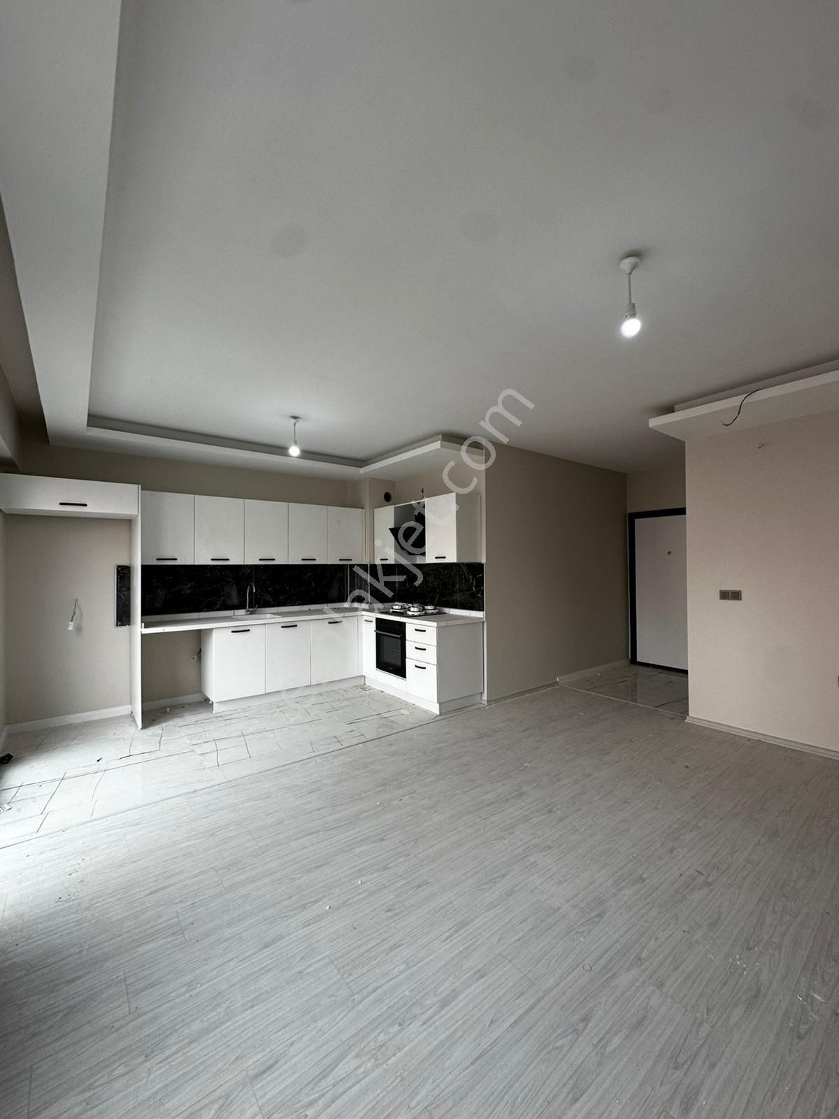 Demokrasi Mah. Cadde Üzeri 2+1 Sıfır Teslim Daire(köşe Daire) - Görsel 3