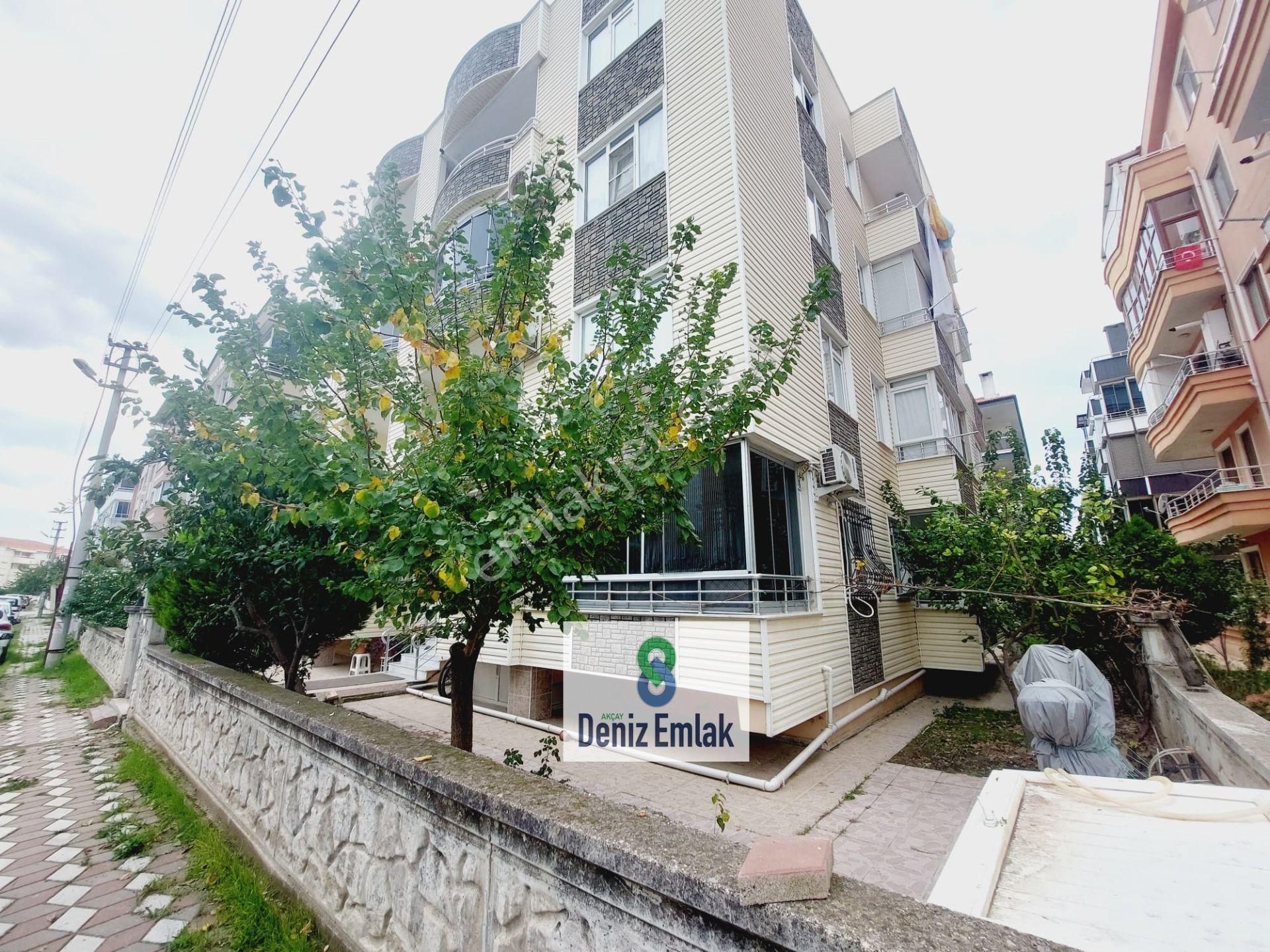 Denizden Akçay Altınkumda Pazar Pazarında Satılık 2+1 Daire.