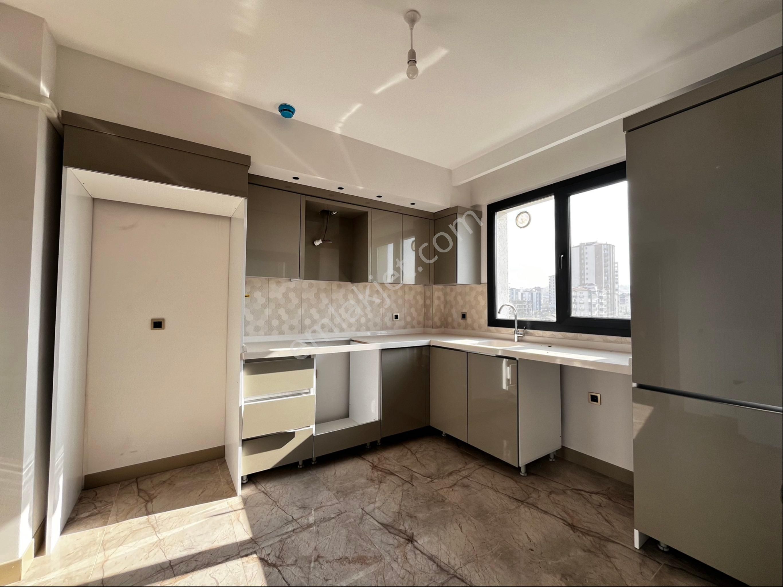 Mimsin'de 3,5+1 Sıfır Lüks Giyinme Odalı Meskenli Daire - Görsel 2