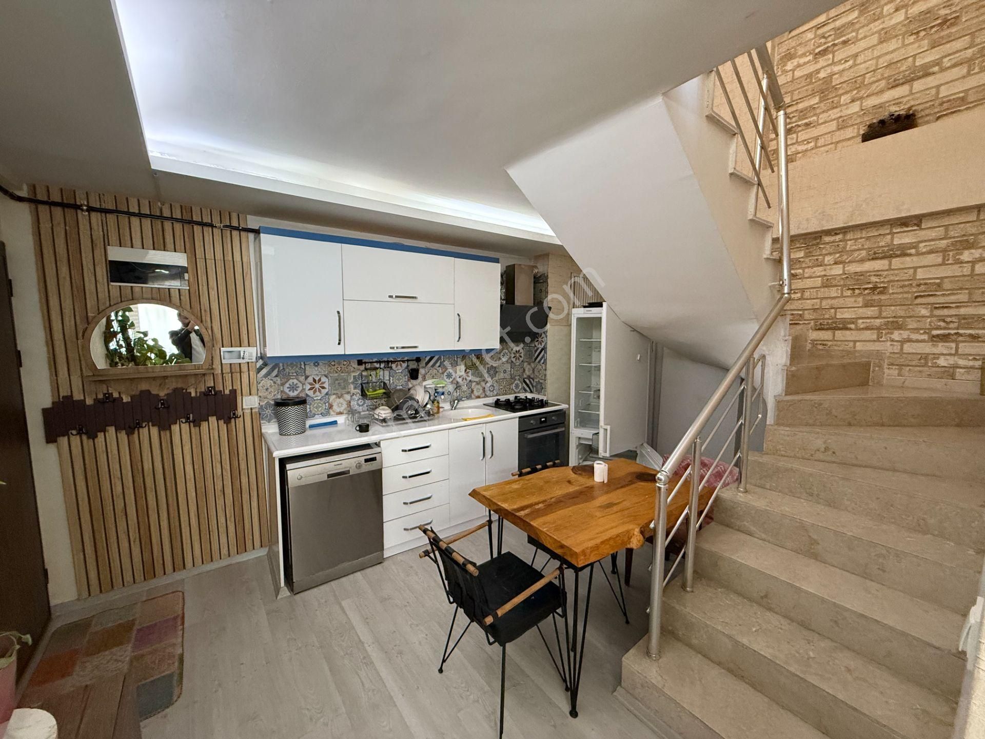 Reşatbey Ordu Cad.2+1 80 M2 Çatı Dubleks Full Eşyalı Kiralık Daire