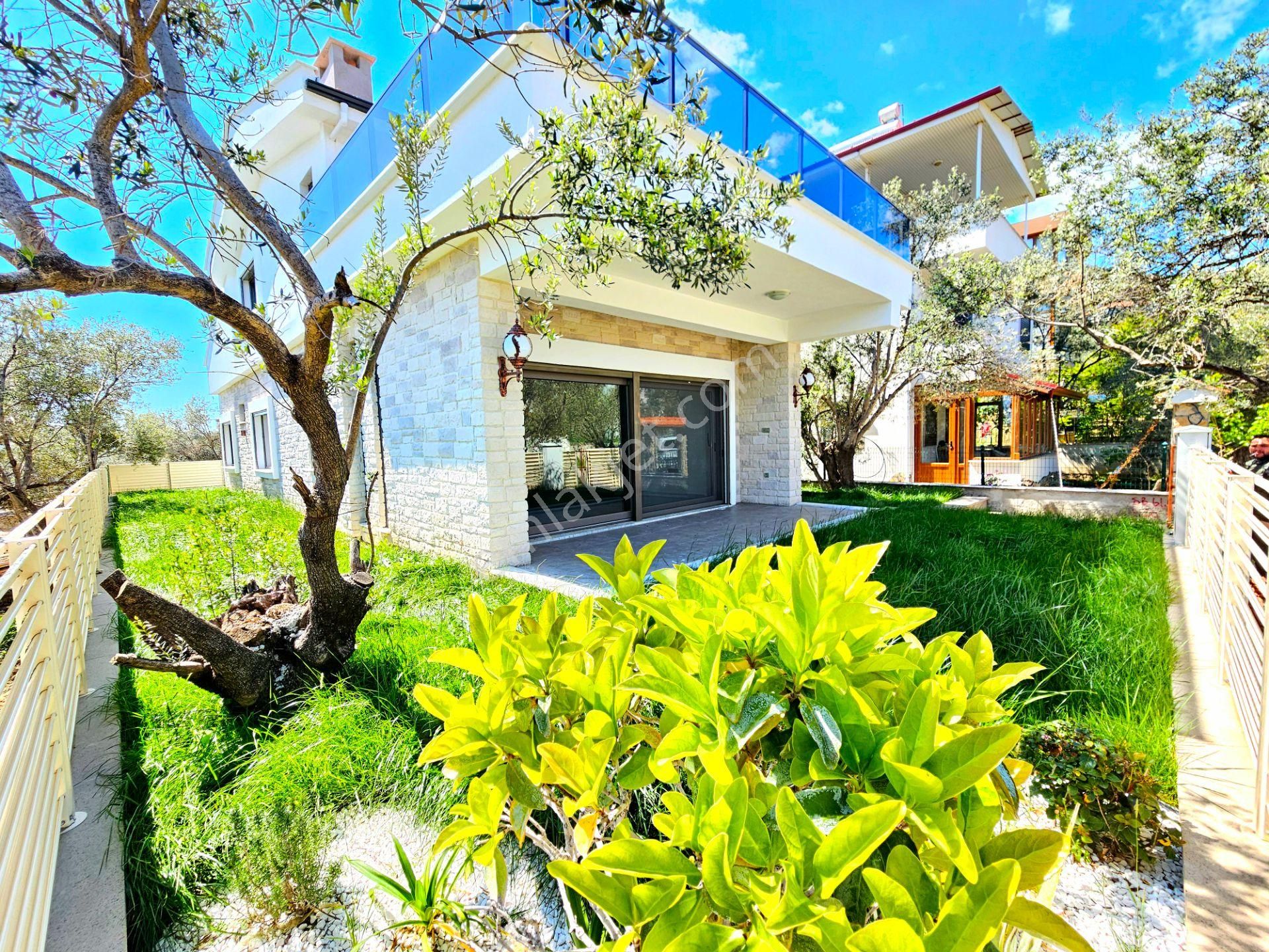 ▀ Körfez'den ▄ Modern Mimaride Doğa İle Bütünleşen Lüx 4+1 Villa