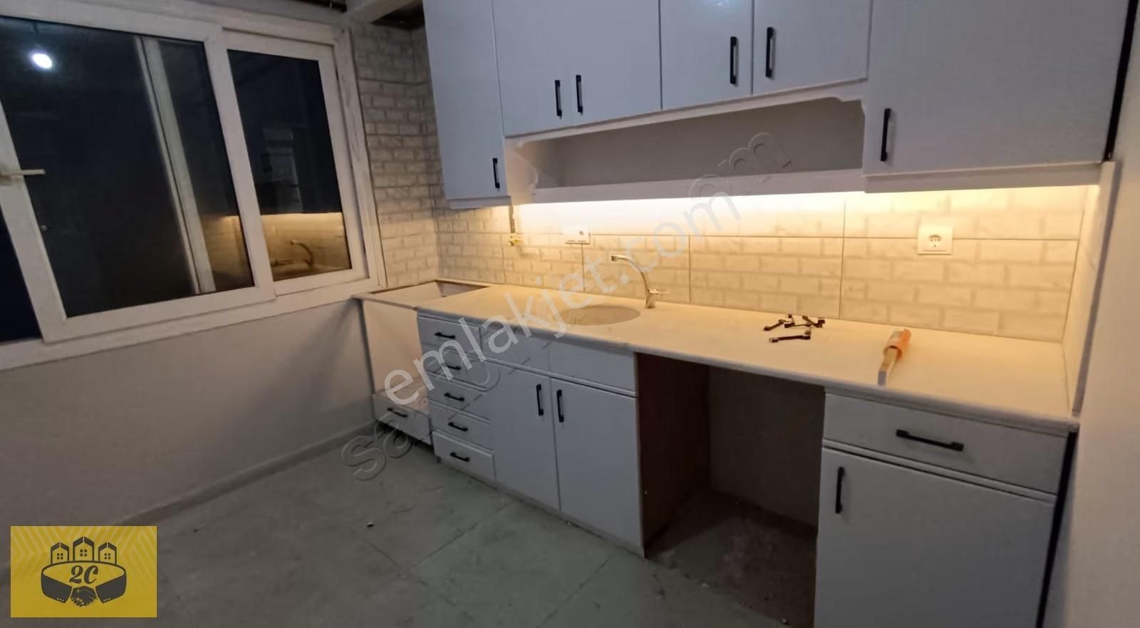 Güzelyalı Mah.t.özala Yakın 3+1 Kapalı Mutfak İçi Yeni Yapılı - Görsel 2