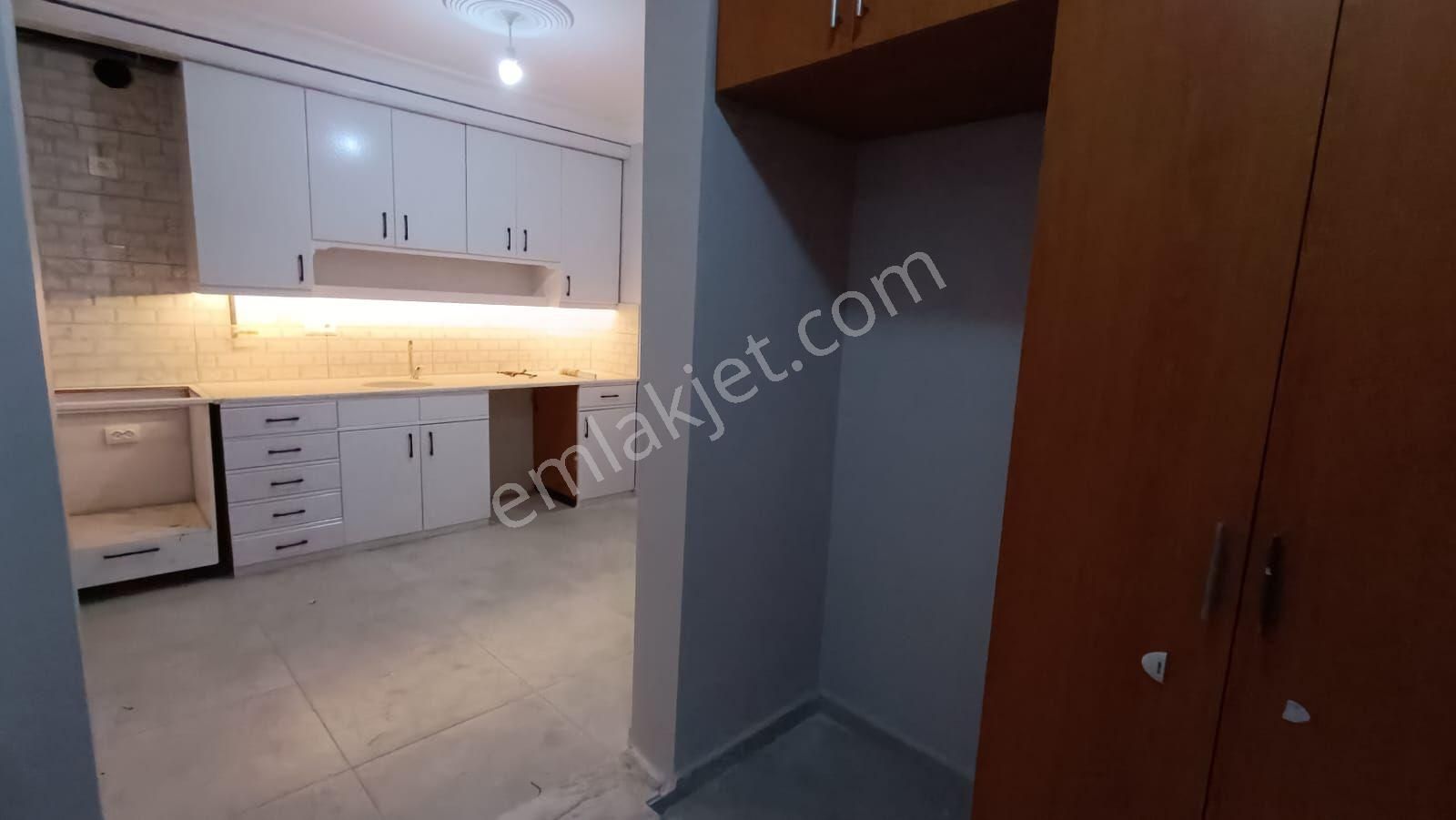 Güzelyalı Mah.t.özala Yakın 3+1 Kapalı Mutfak İçi Yeni Yapılı - Görsel 3