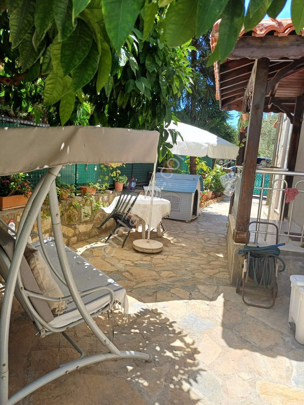 Stoptan Yerguzlar Caddesine 100m. Mesafede 3+1 Tripleks Villa - Görsel 2